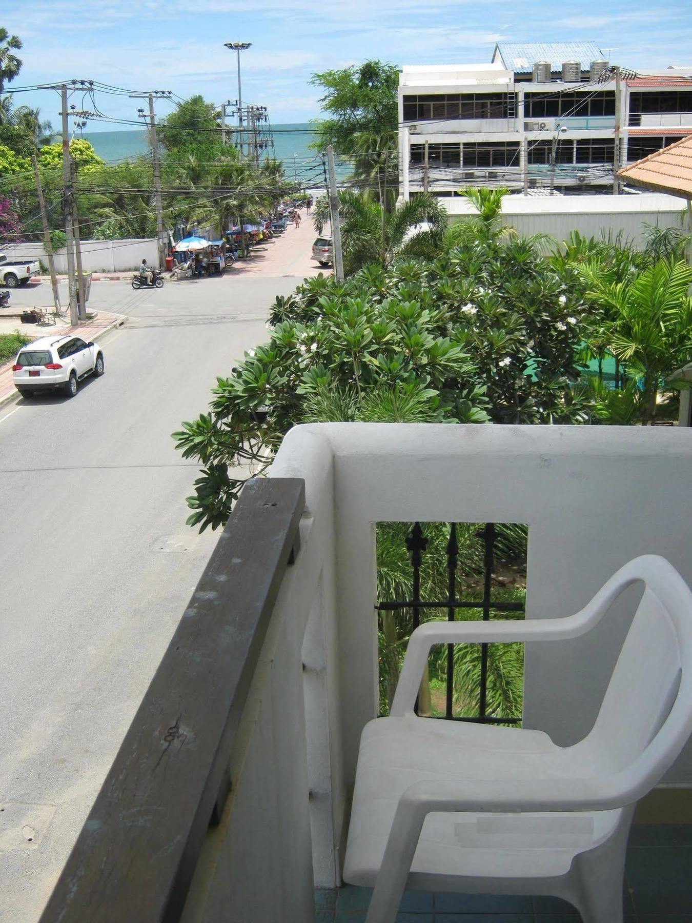 Hotel Baan Talay Pattaya Esterno foto